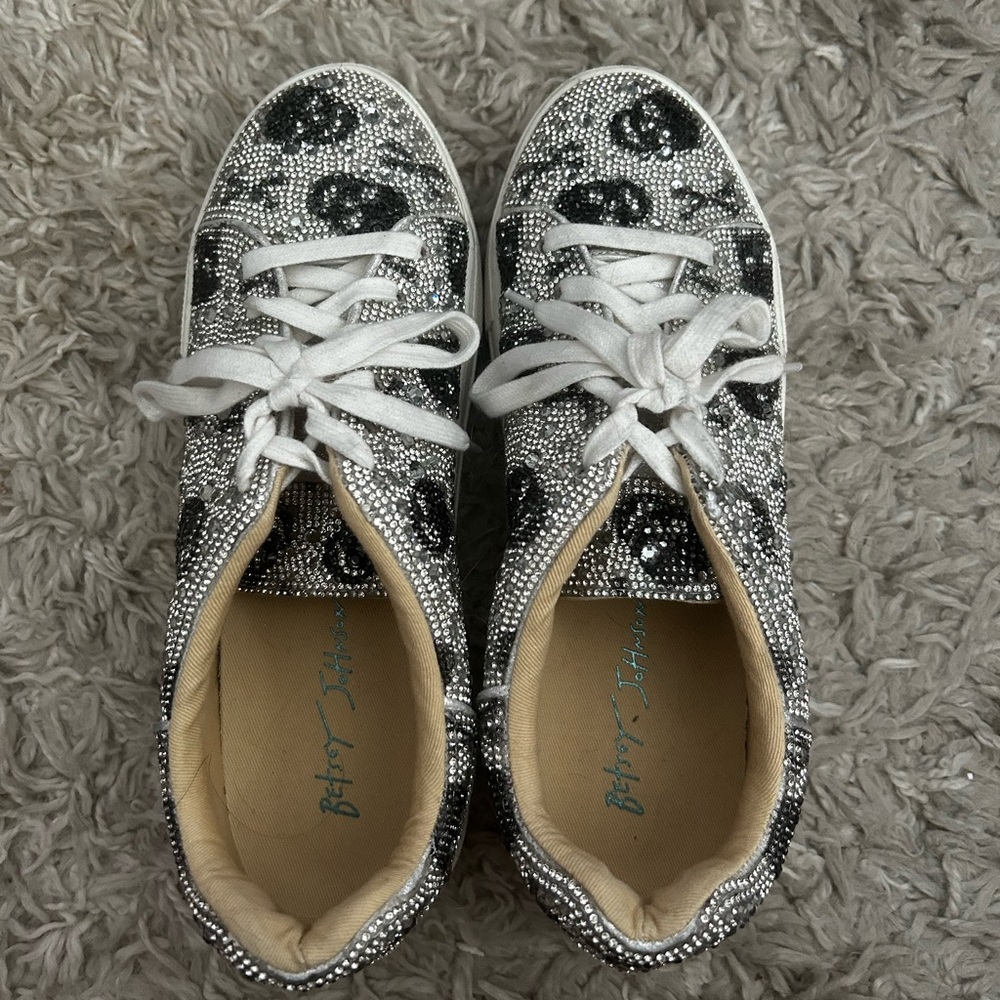 Betsey Johnson skull shoes